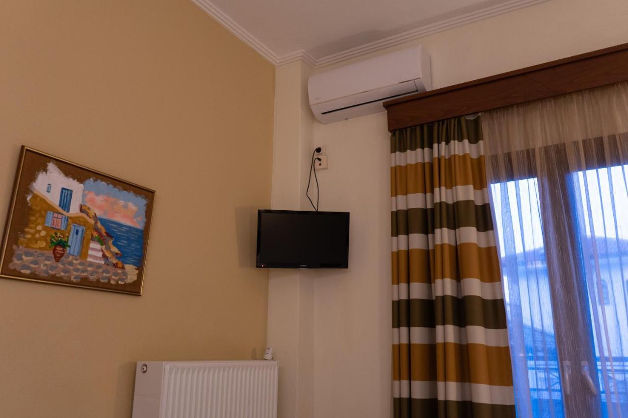 Hotel Zeus Afytos Bagian luar foto