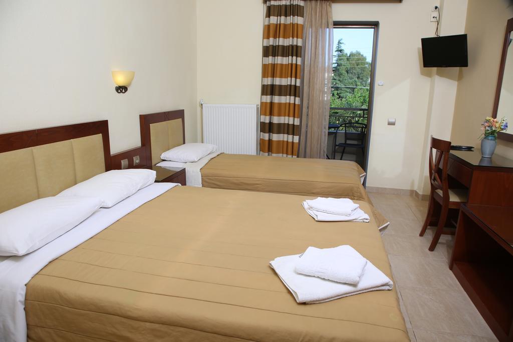 Hotel Zeus Afytos Bagian luar foto