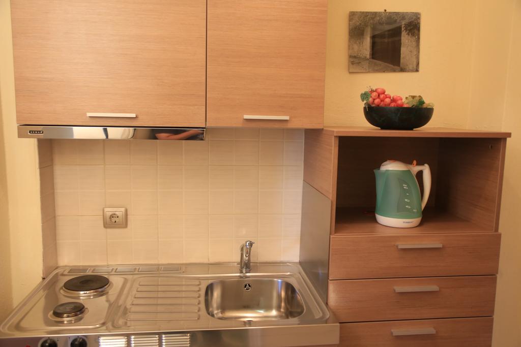 Hotel Zeus Afytos Bagian luar foto